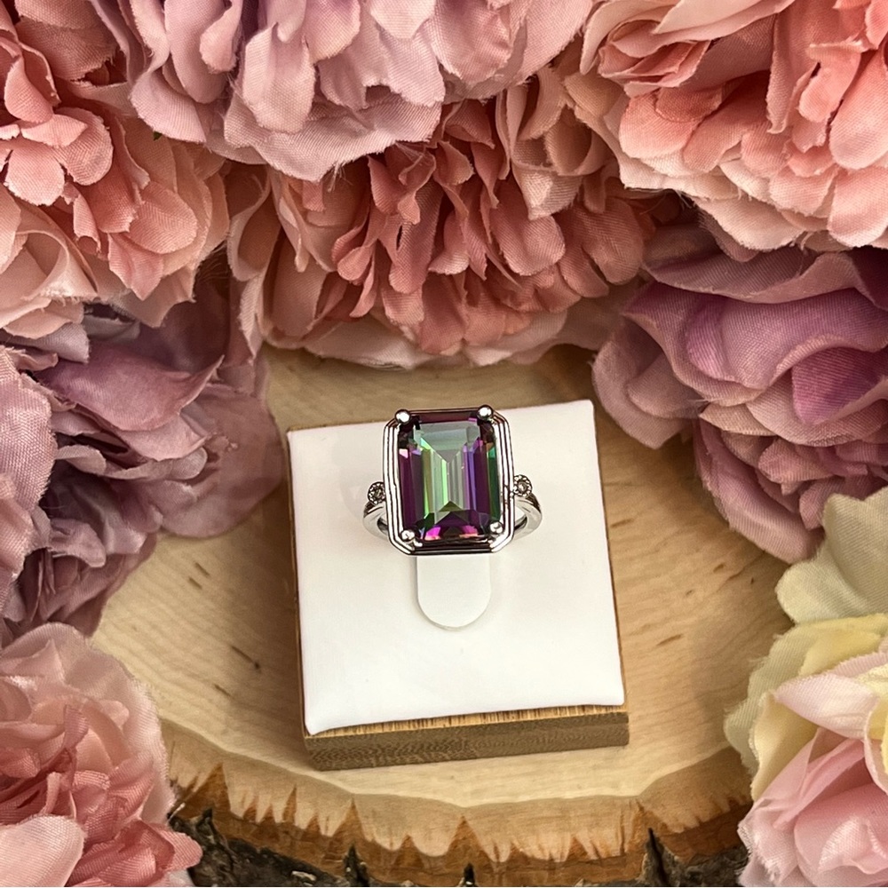 Stunning 10 Carat Mystic Topaz Ring with Diamond Accents - Picture 7 of 16